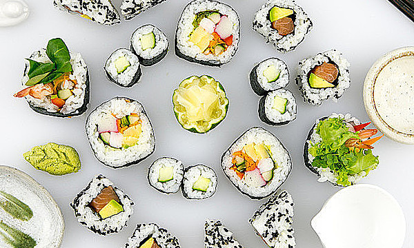 Roll & Roll Sushi Class